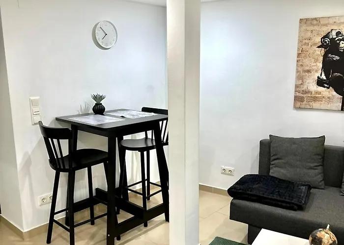 Cozy Nest Apartment *